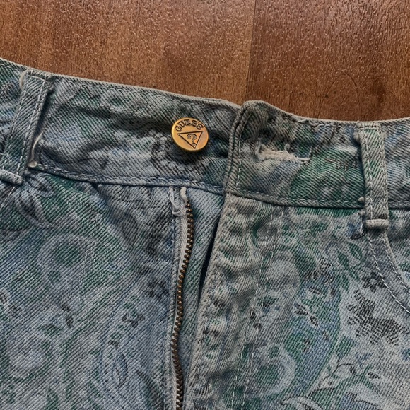 GUESS Vintage Paisley Jeans - Picture 6 of 6